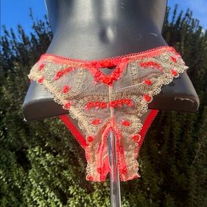 Victoria's Secret Heart Embroidery Keyhole Panty XS-brand new/never used w/tag